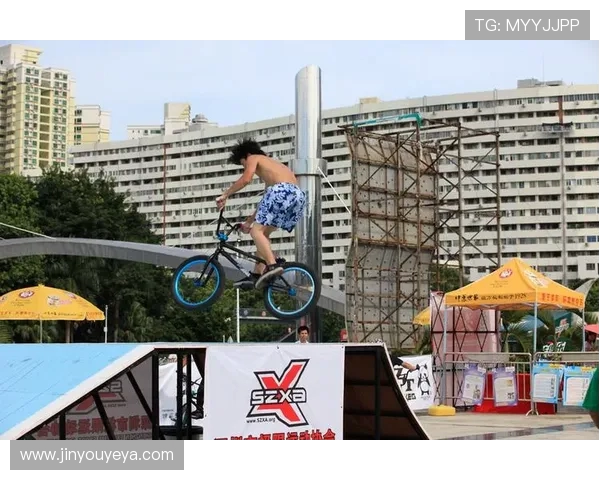 深圳攀岩队在极限运动会上以87分稳居积分榜首位引发关注 深圳攀岩队在极限运动会上以87分稳居积分榜首位引发关注