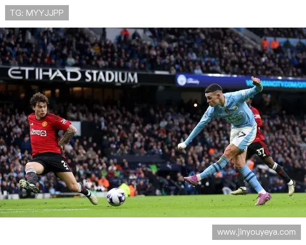 2015年曼城与曼联激战回顾：德比战的荣耀与遗憾
