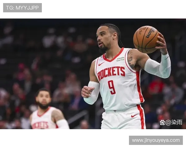 火箭与快船季后赛第六场激战回顾球员表现与战术分析