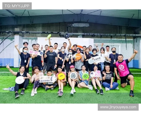 重庆飞盘队与北京飞盘队赛后复盘团队协作的精彩瞬间与经验分享