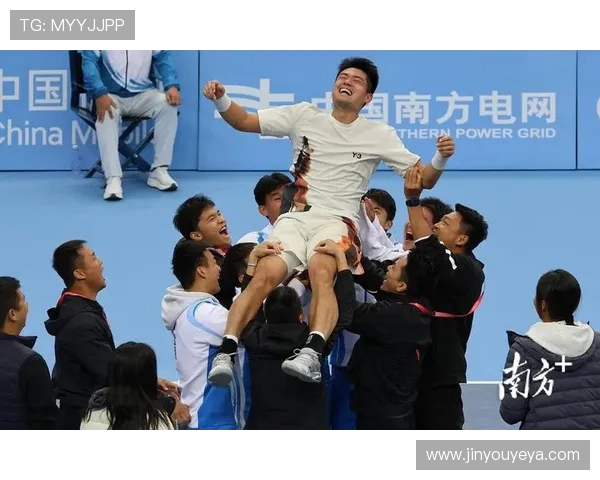 上海网球队在邀请赛中的耐力表现分析与精彩瞬间回顾 上海网球队在邀请赛中的耐力表现分析与精彩瞬间回顾